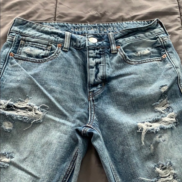 American Eagle (tomgirl) ripped jeans - Picture 2 of 3
